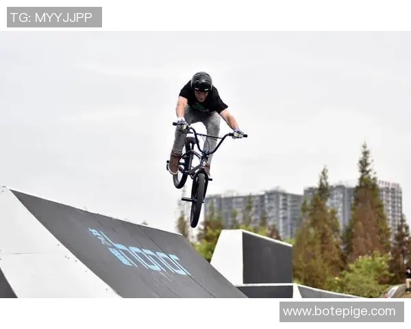 成都极限运动队在世界滑板锦标赛中以97分稳居积分榜首位