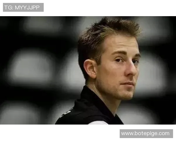 他从默默无闻到足球明星的蜕变之路与奋斗故事